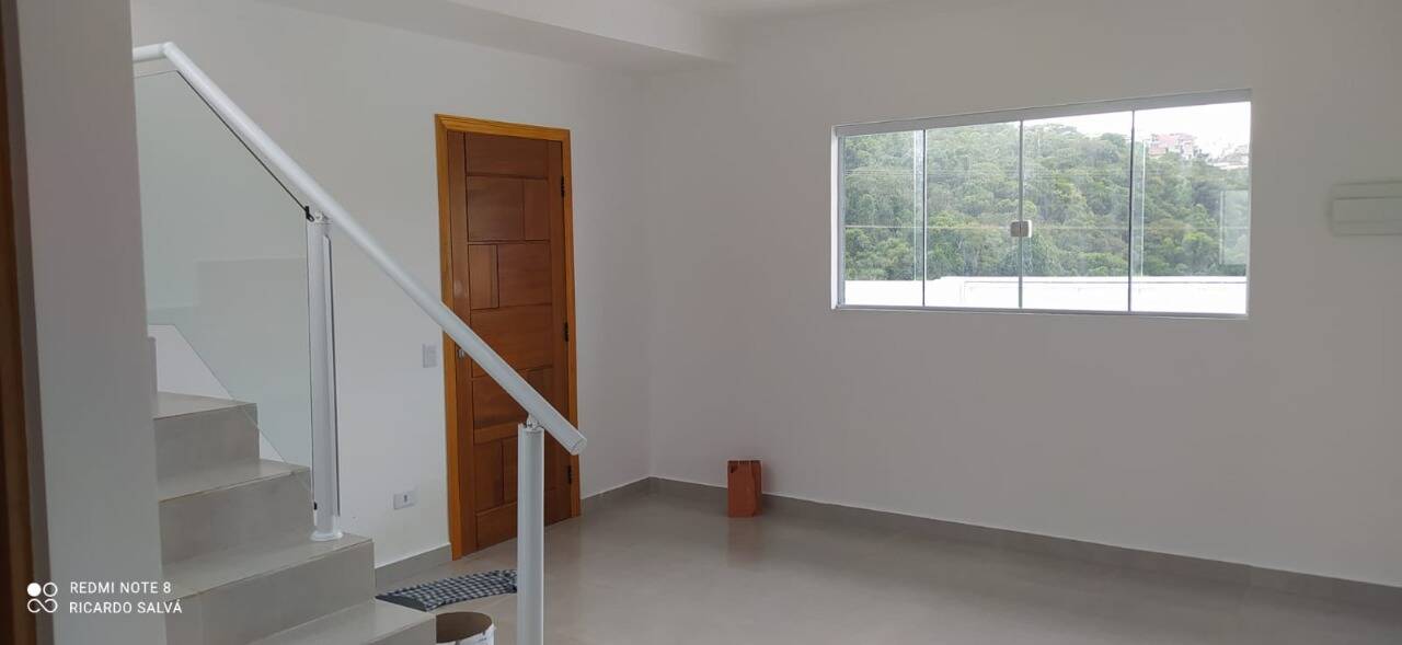 Casa à venda com 2 quartos, 80m² - Foto 4