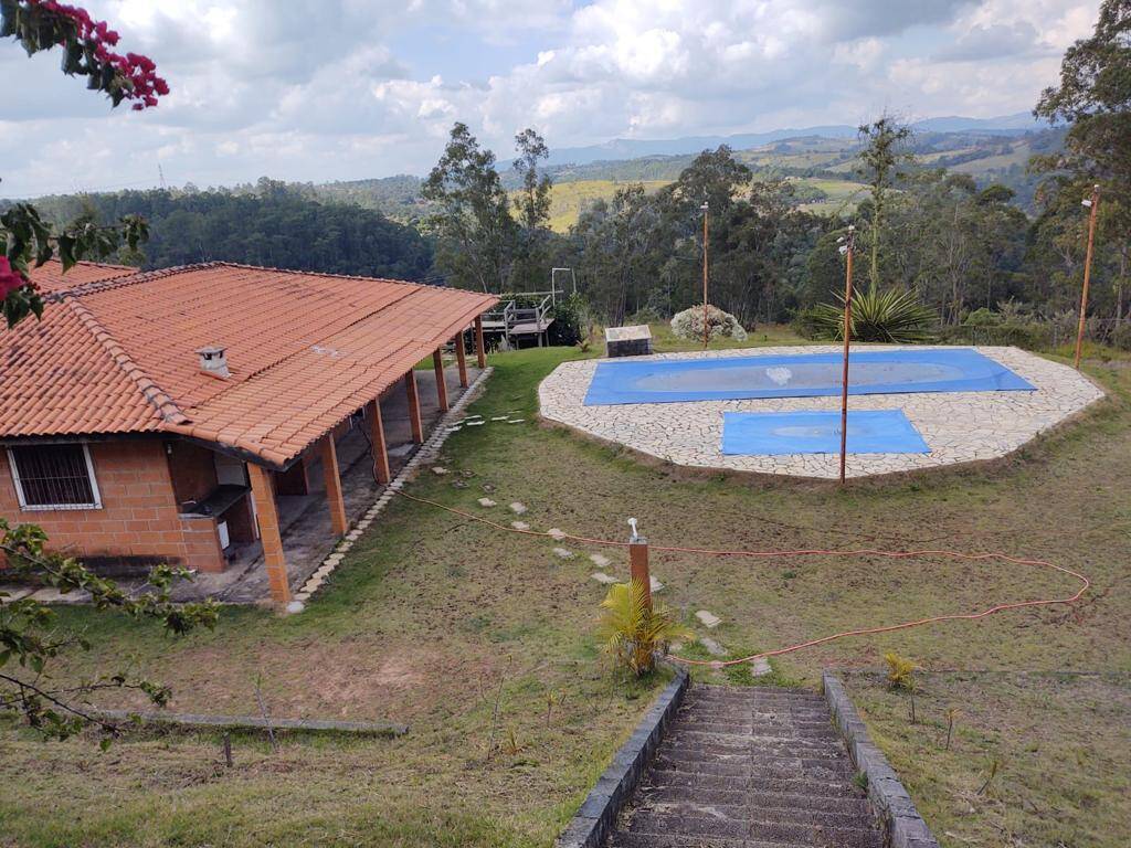 Fazenda à venda com 3 quartos, 100000m² - Foto 1