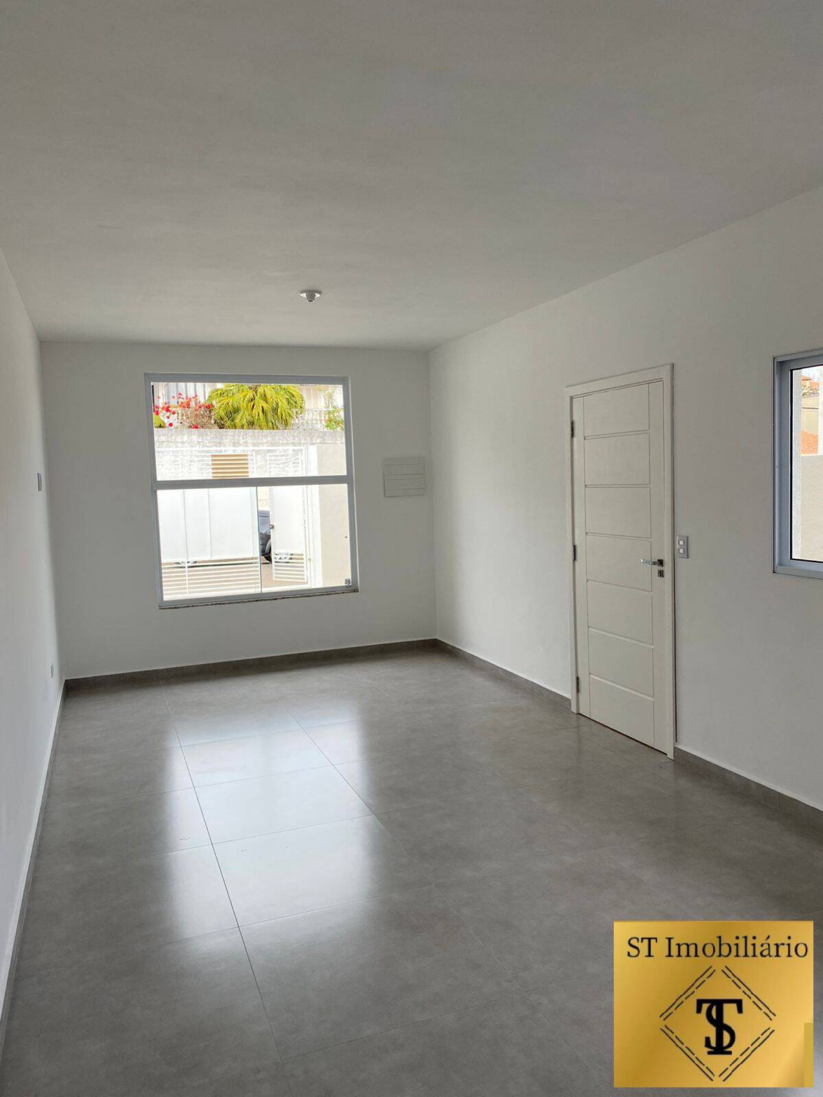 Casa à venda com 3 quartos, 110m² - Foto 2