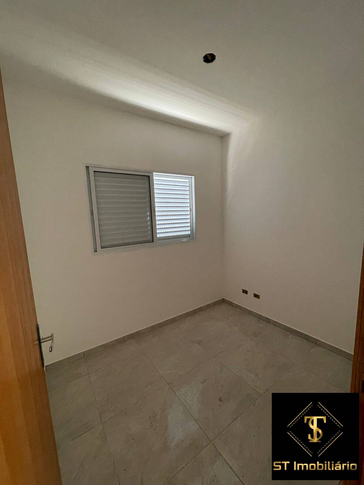 Casa à venda com 3 quartos, 70m² - Foto 4