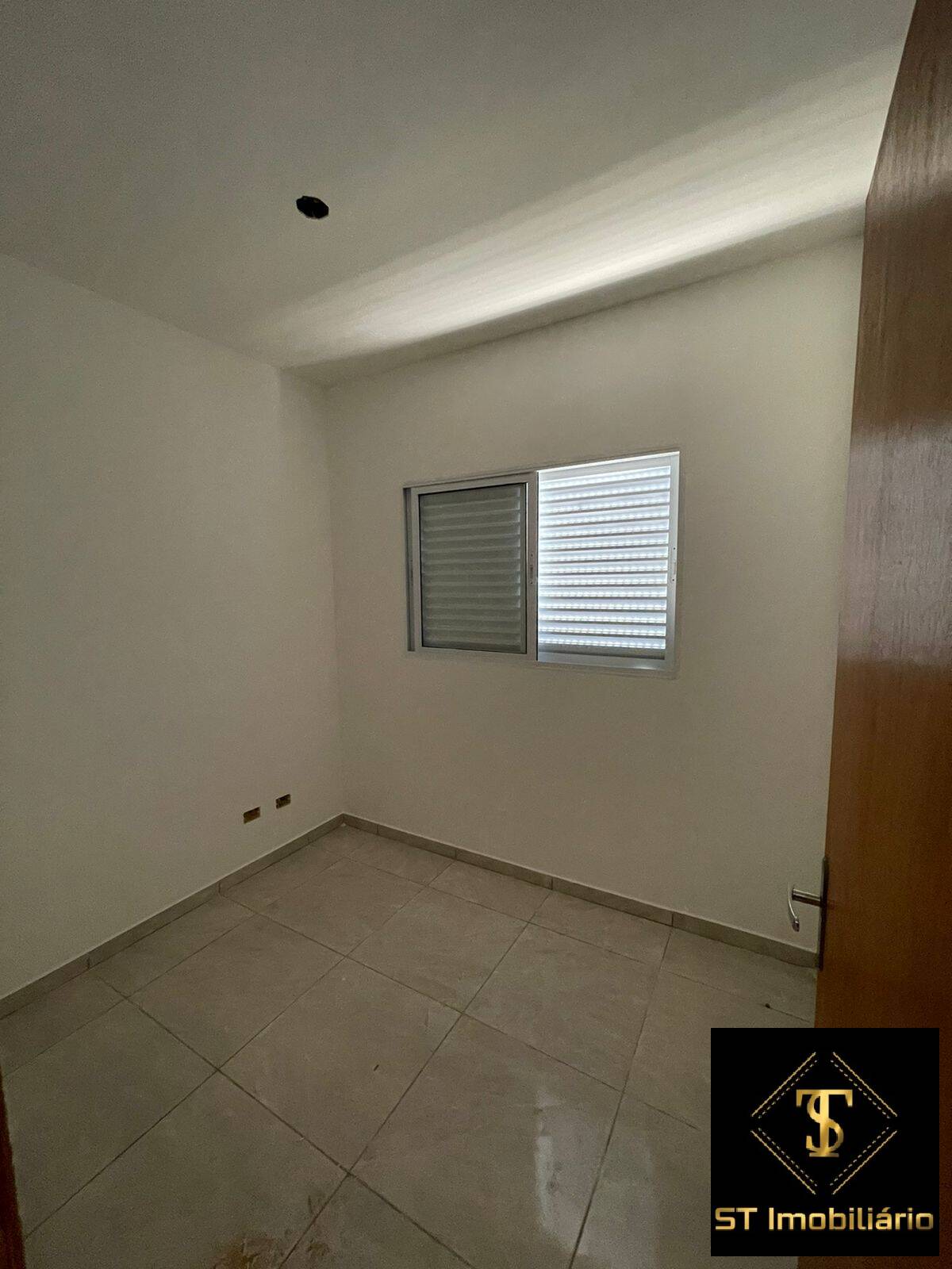 Casa à venda com 3 quartos, 70m² - Foto 12