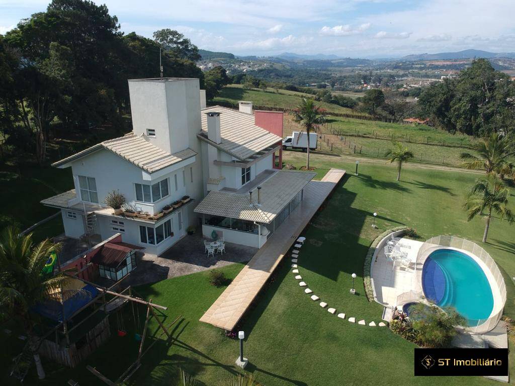 Fazenda à venda com 9 quartos, 650m² - Foto 1