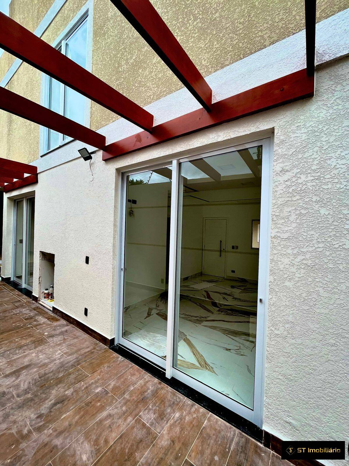 Casa à venda com 3 quartos, 100m² - Foto 3