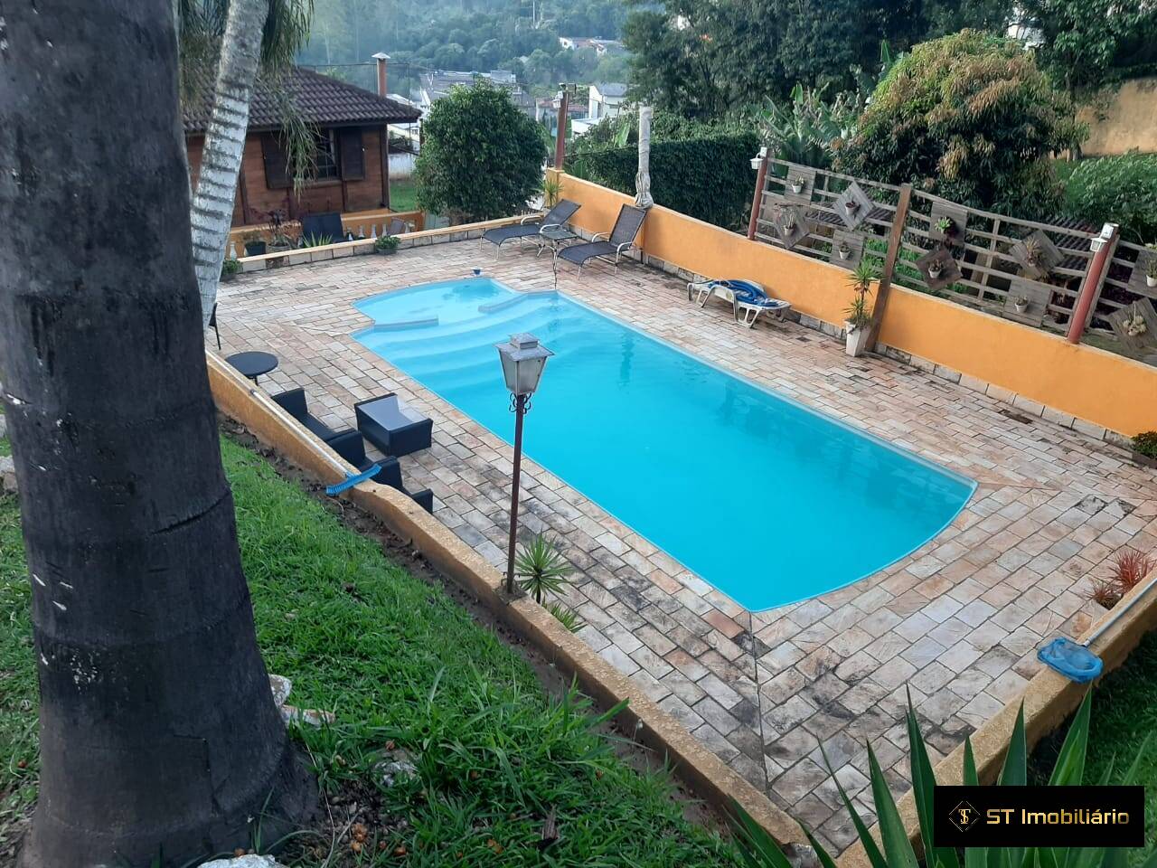 Fazenda à venda com 6 quartos, 350m² - Foto 1