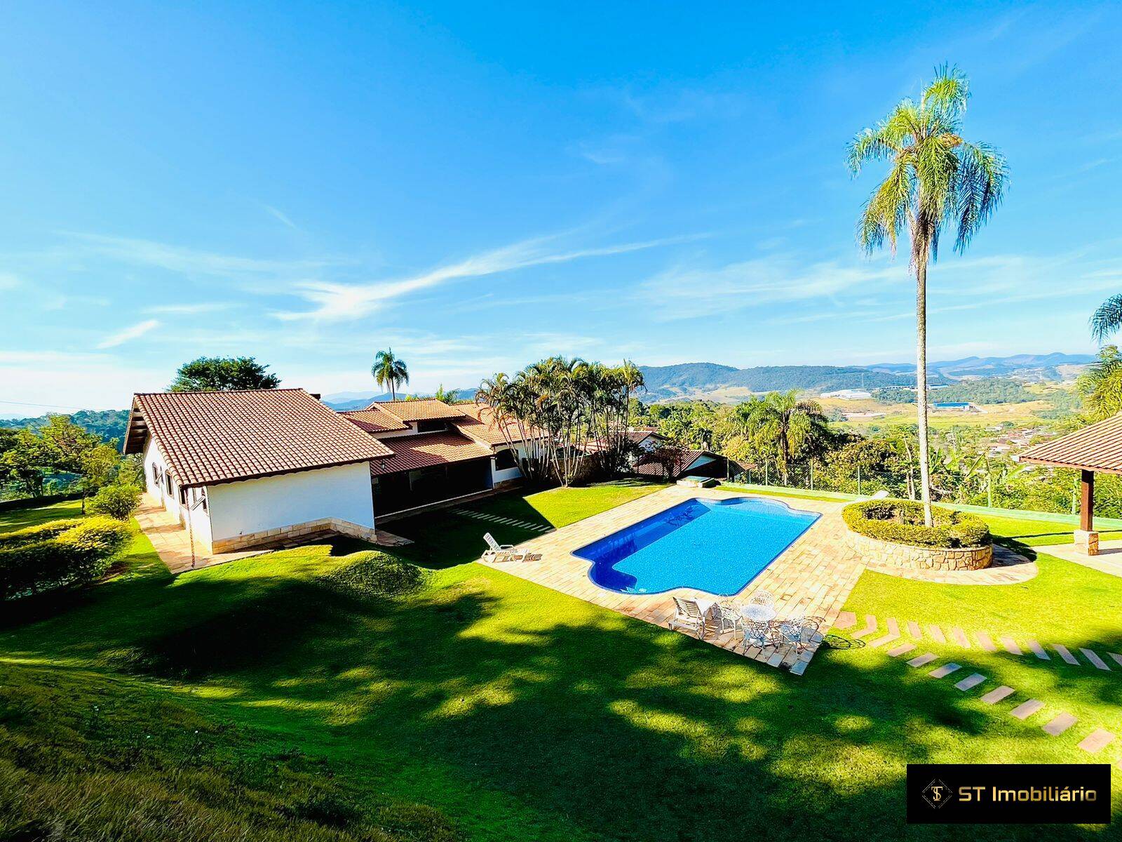 Fazenda à venda com 4 quartos, 497m² - Foto 1