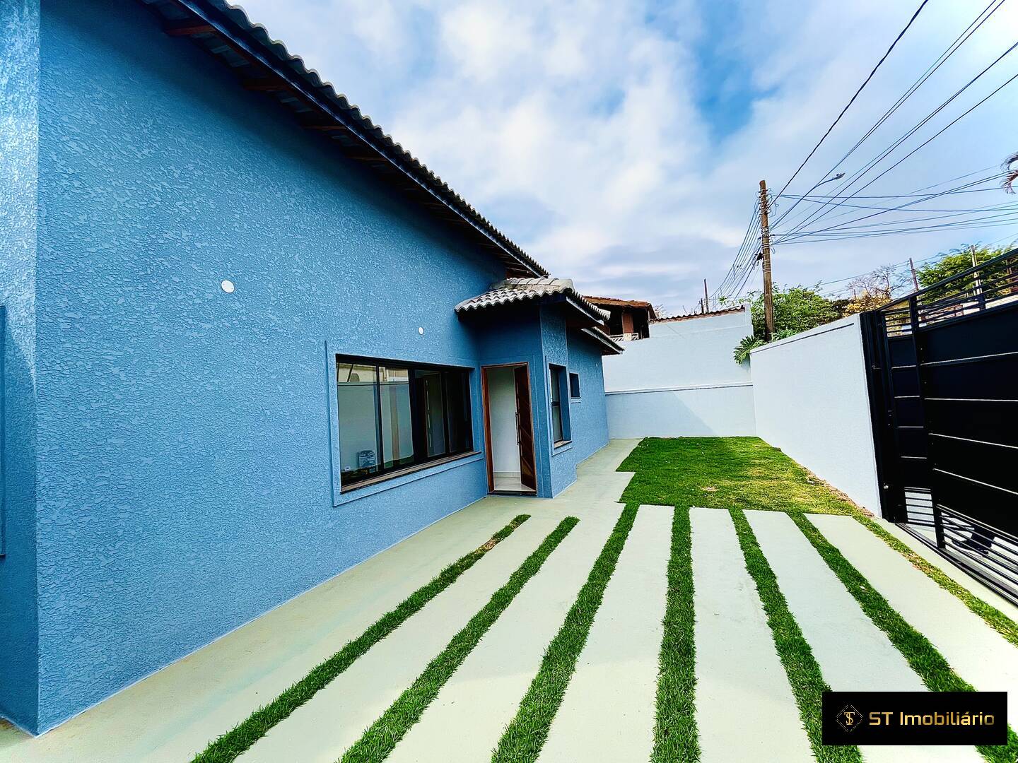 Casa à venda com 3 quartos, 200m² - Foto 2