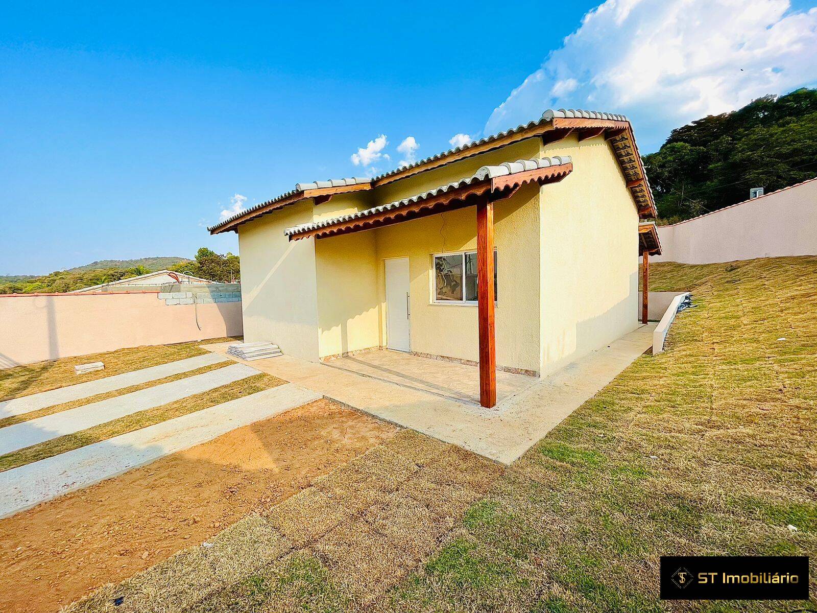 Casa à venda com 2 quartos, 330m² - Foto 2