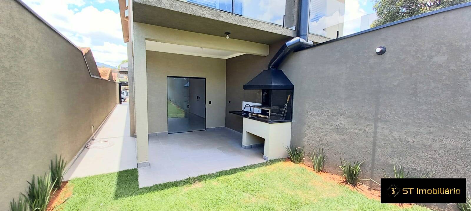 Casa à venda com 3 quartos, 122m² - Foto 2