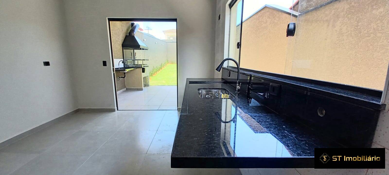 Casa à venda com 3 quartos, 122m² - Foto 11