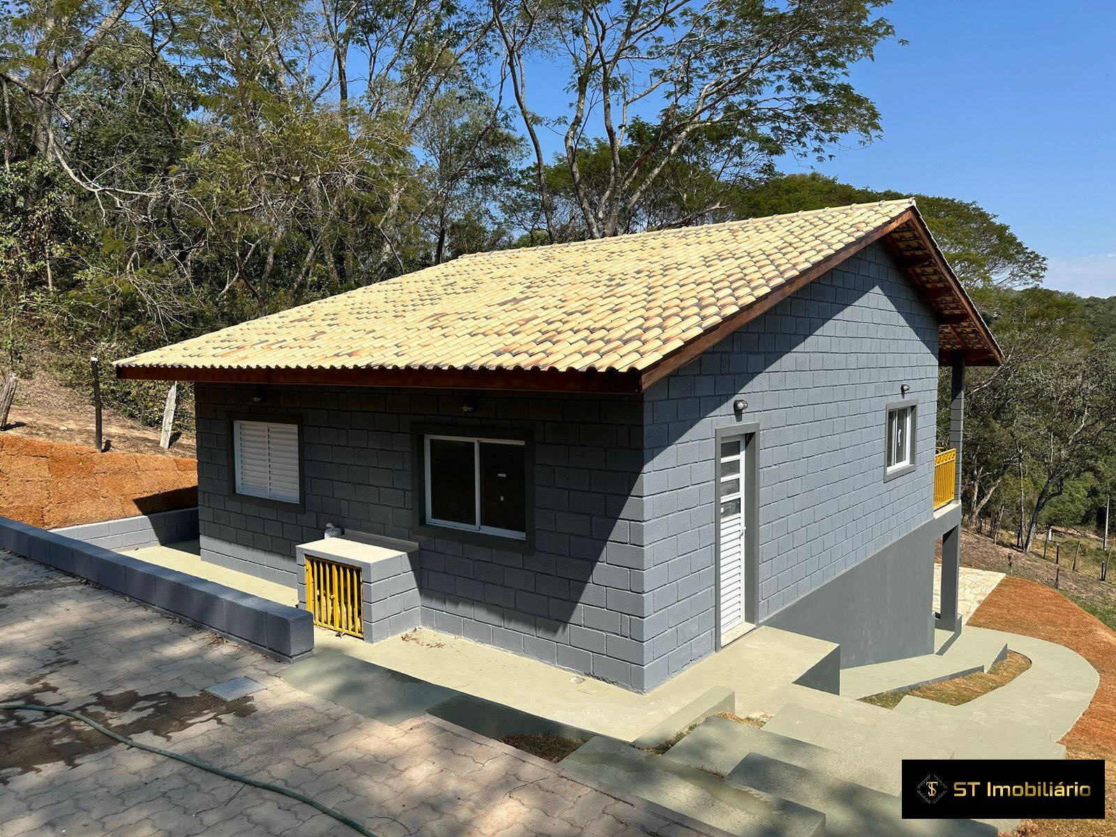 Fazenda à venda com 2 quartos, 120m² - Foto 2