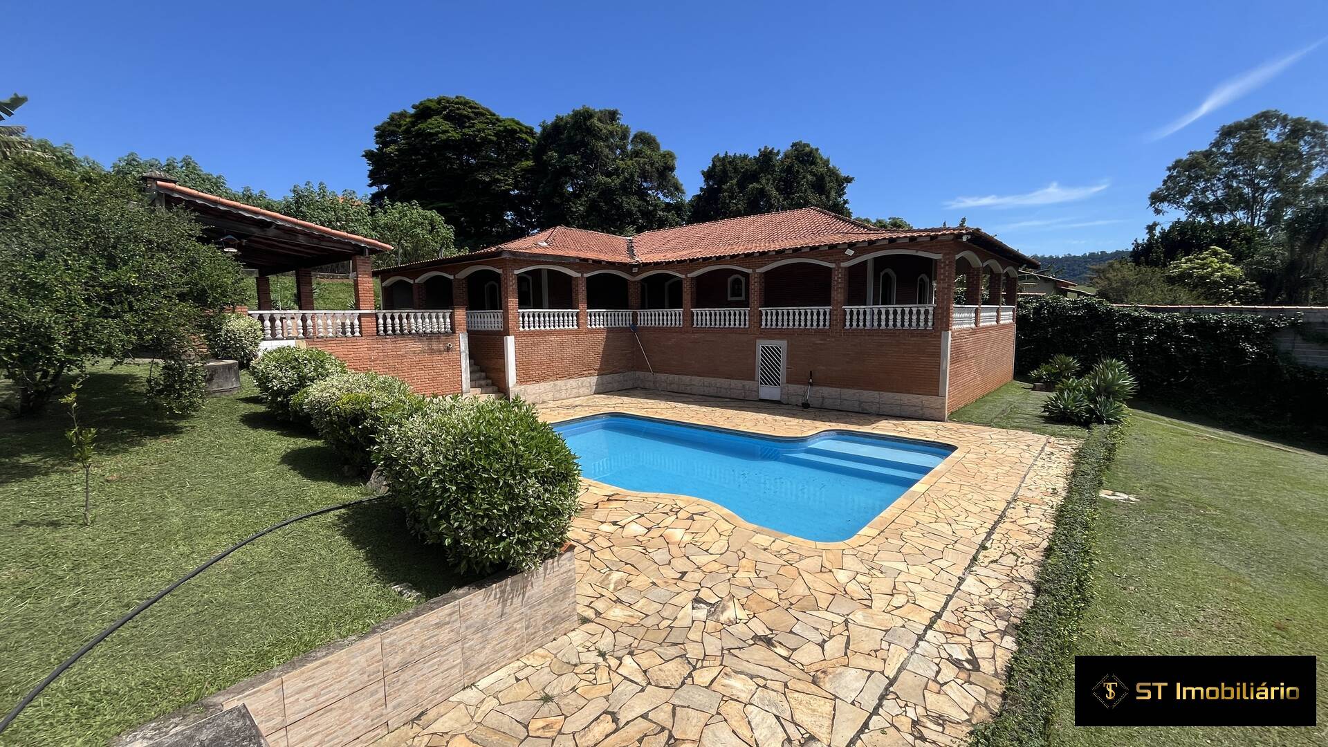 Fazenda à venda com 4 quartos, 396m² - Foto 1