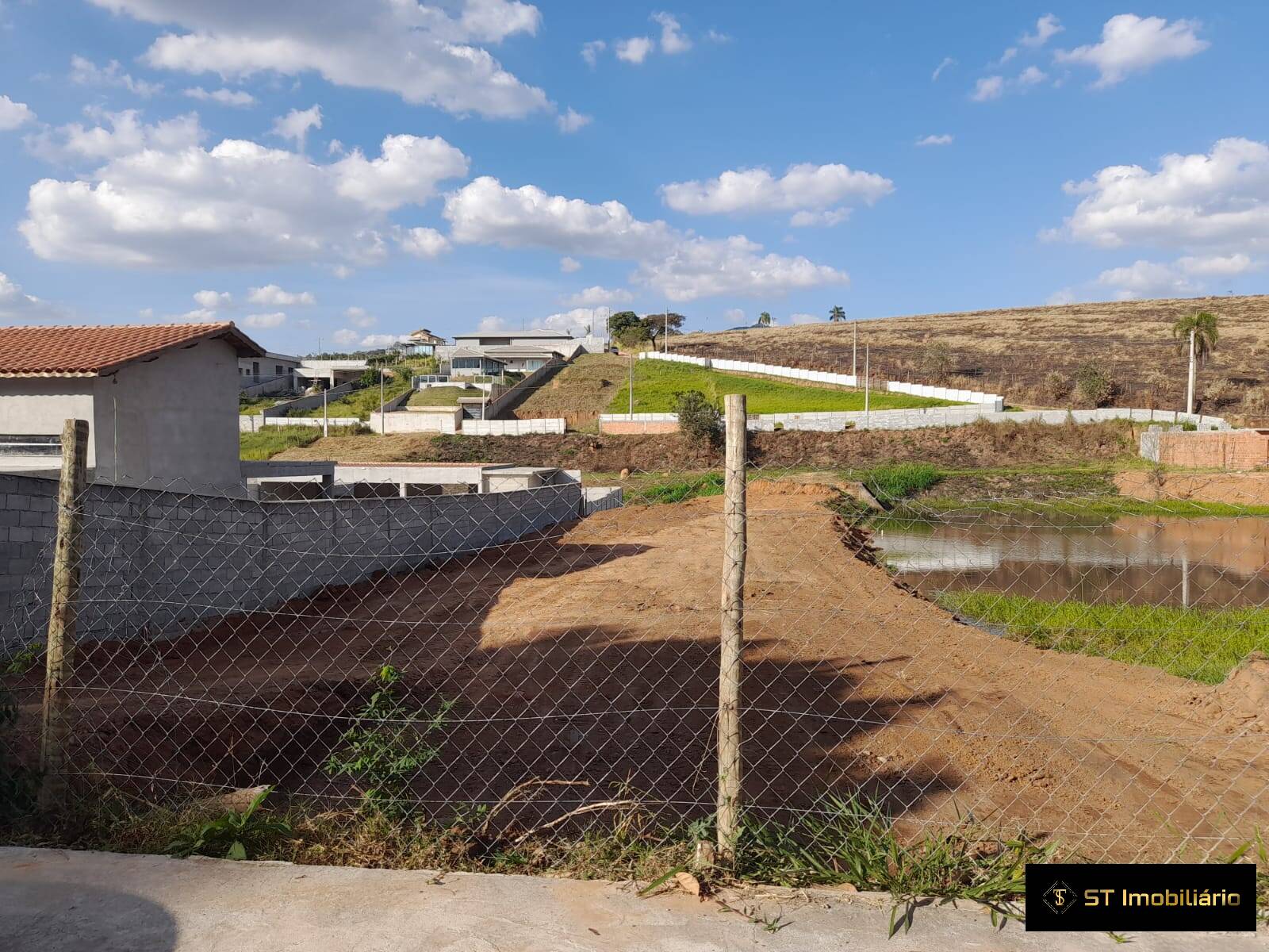 Terreno à venda, 690m² - Foto 1