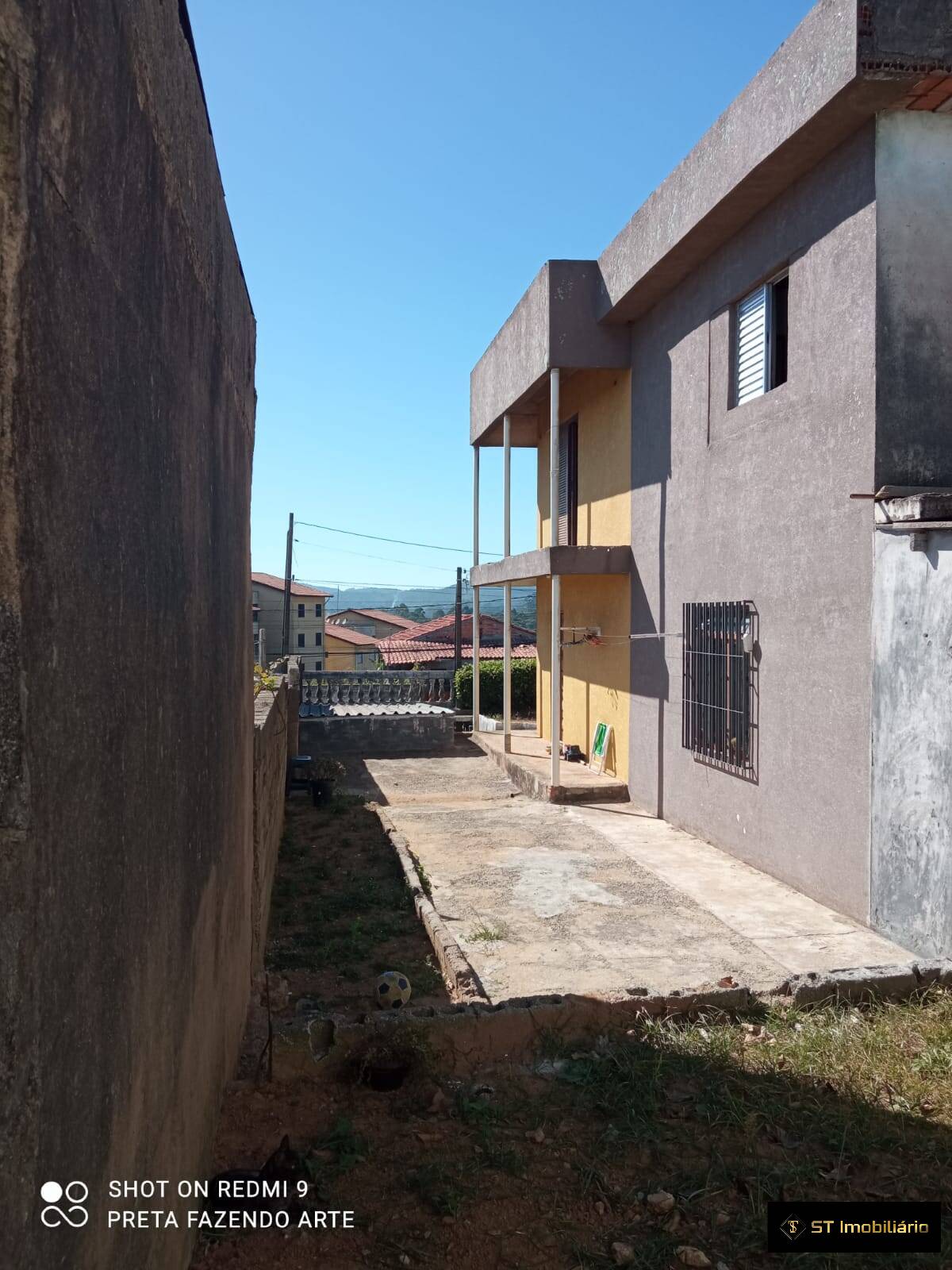 Casa à venda com 2 quartos, 140m² - Foto 1