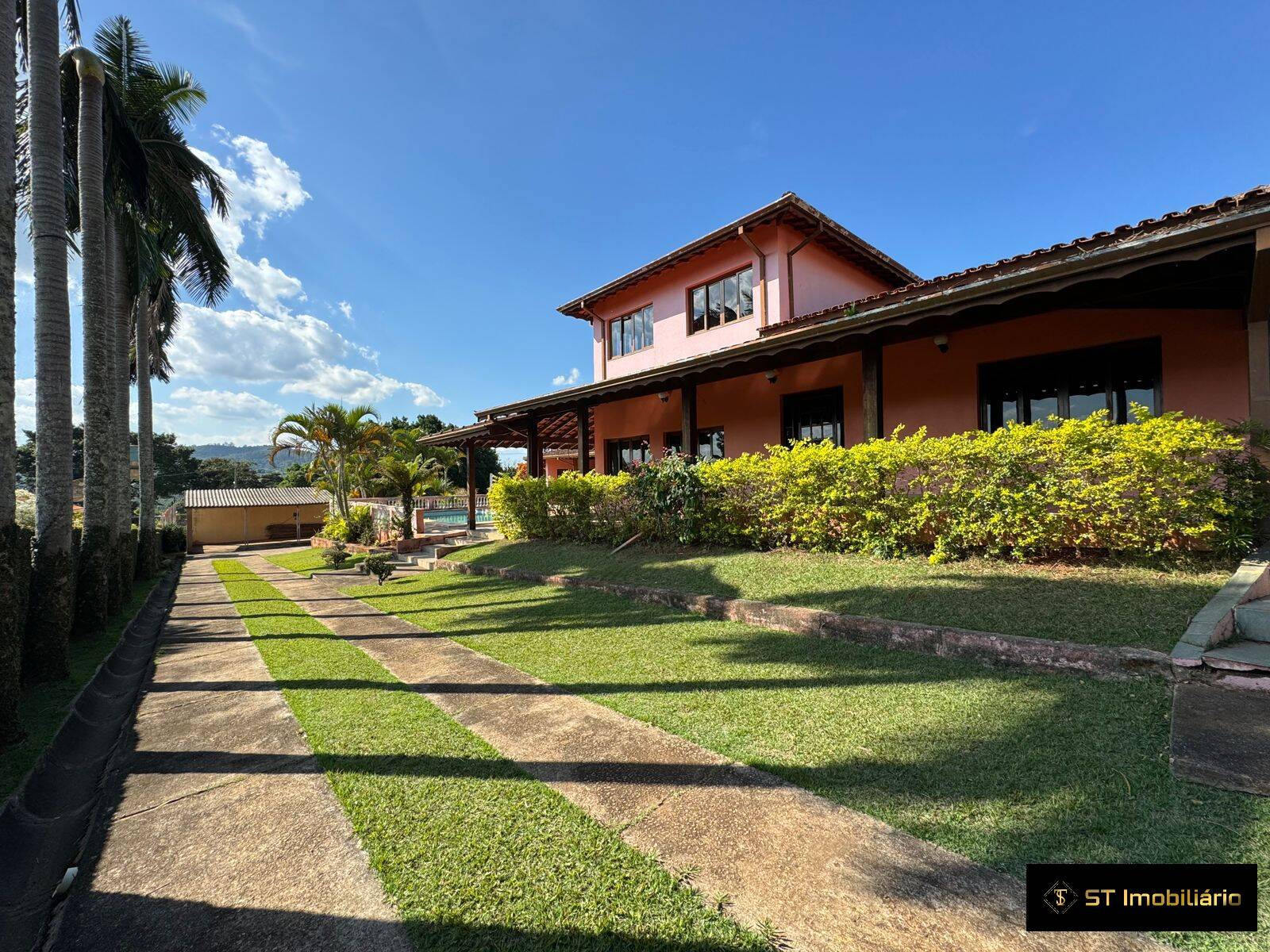 Fazenda à venda com 3 quartos, 1200m² - Foto 1