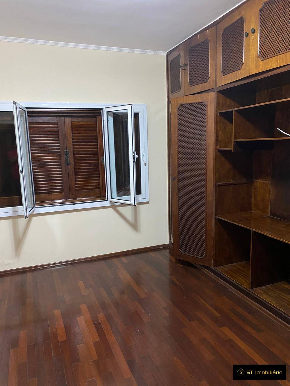 Casa para alugar com 3 quartos, 360m² - Foto 3