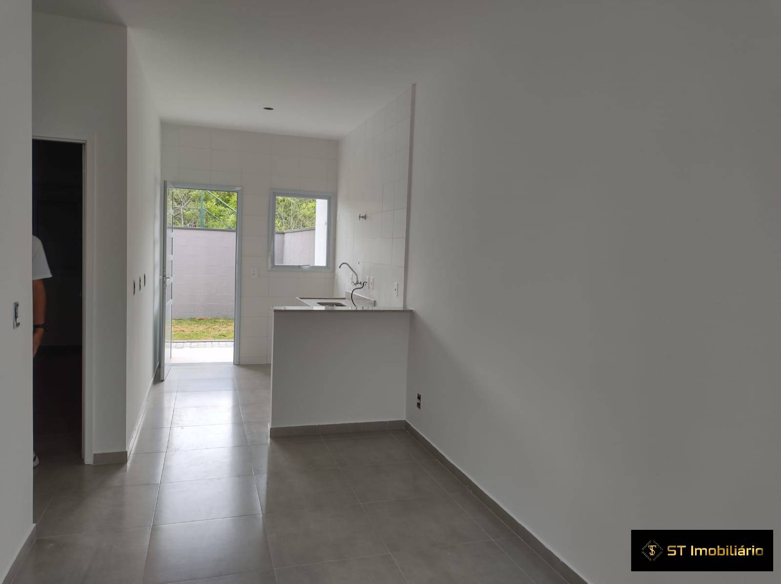 Casa à venda com 2 quartos, 54m² - Foto 12