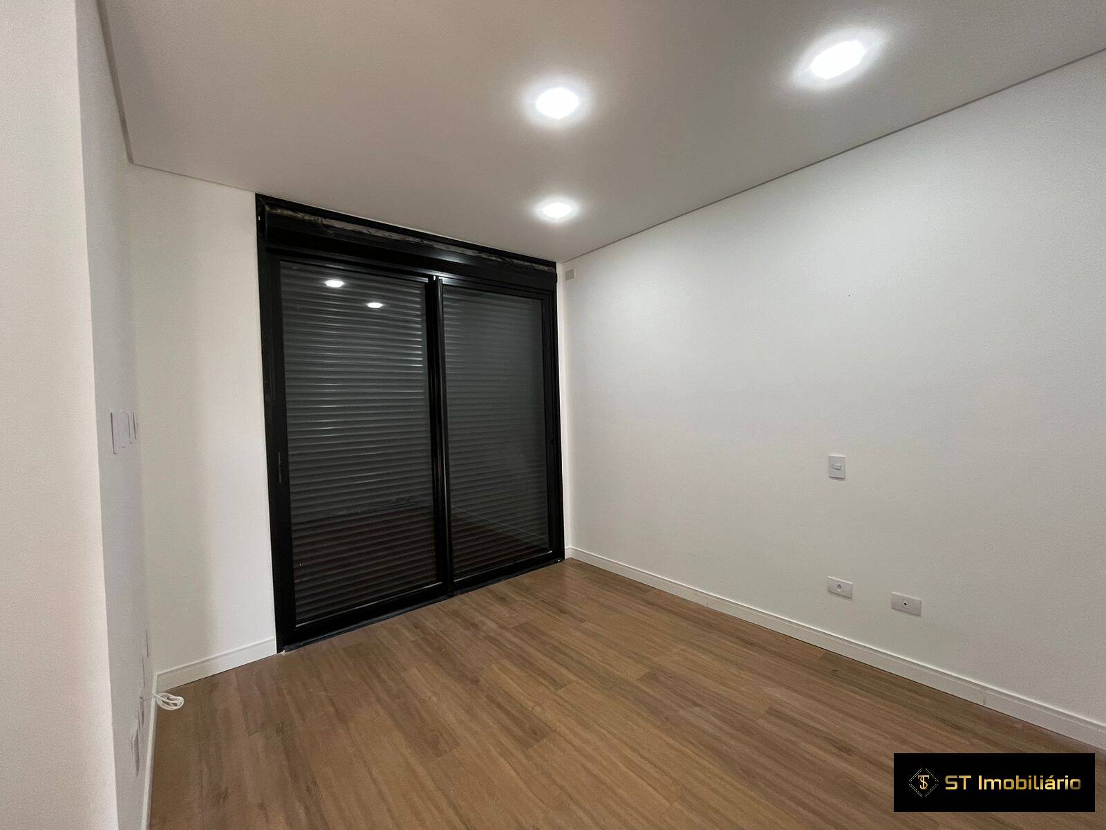 Casa à venda com 3 quartos, 320m² - Foto 15