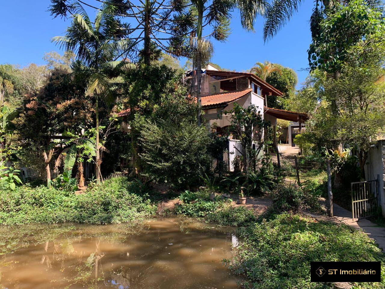 Fazenda à venda com 3 quartos, 170m² - Foto 1