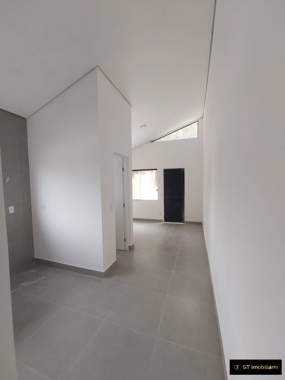 Casa à venda com 3 quartos, 73m² - Foto 2