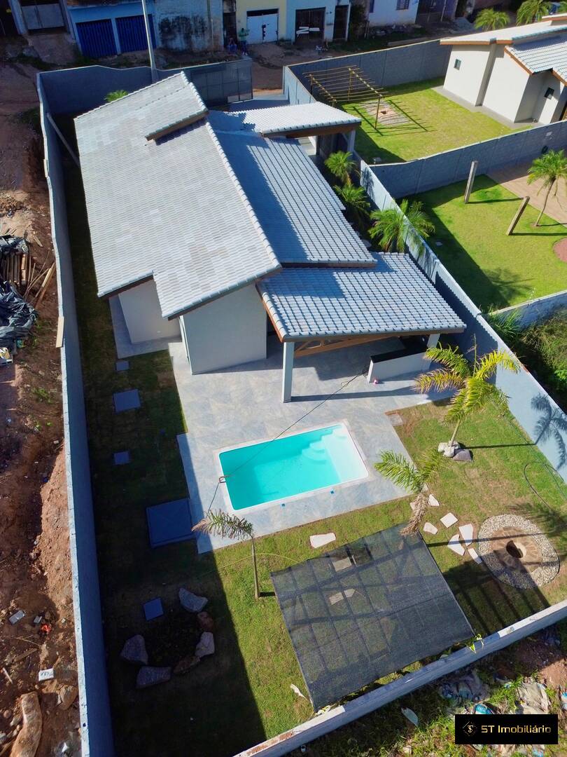 Fazenda à venda com 3 quartos, 180m² - Foto 1