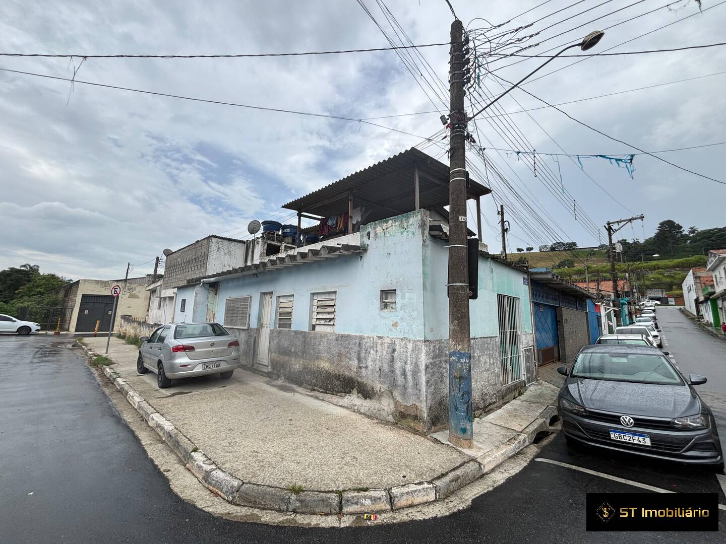 Casa à venda e aluguel com 3 quartos, 188m² - Foto 1