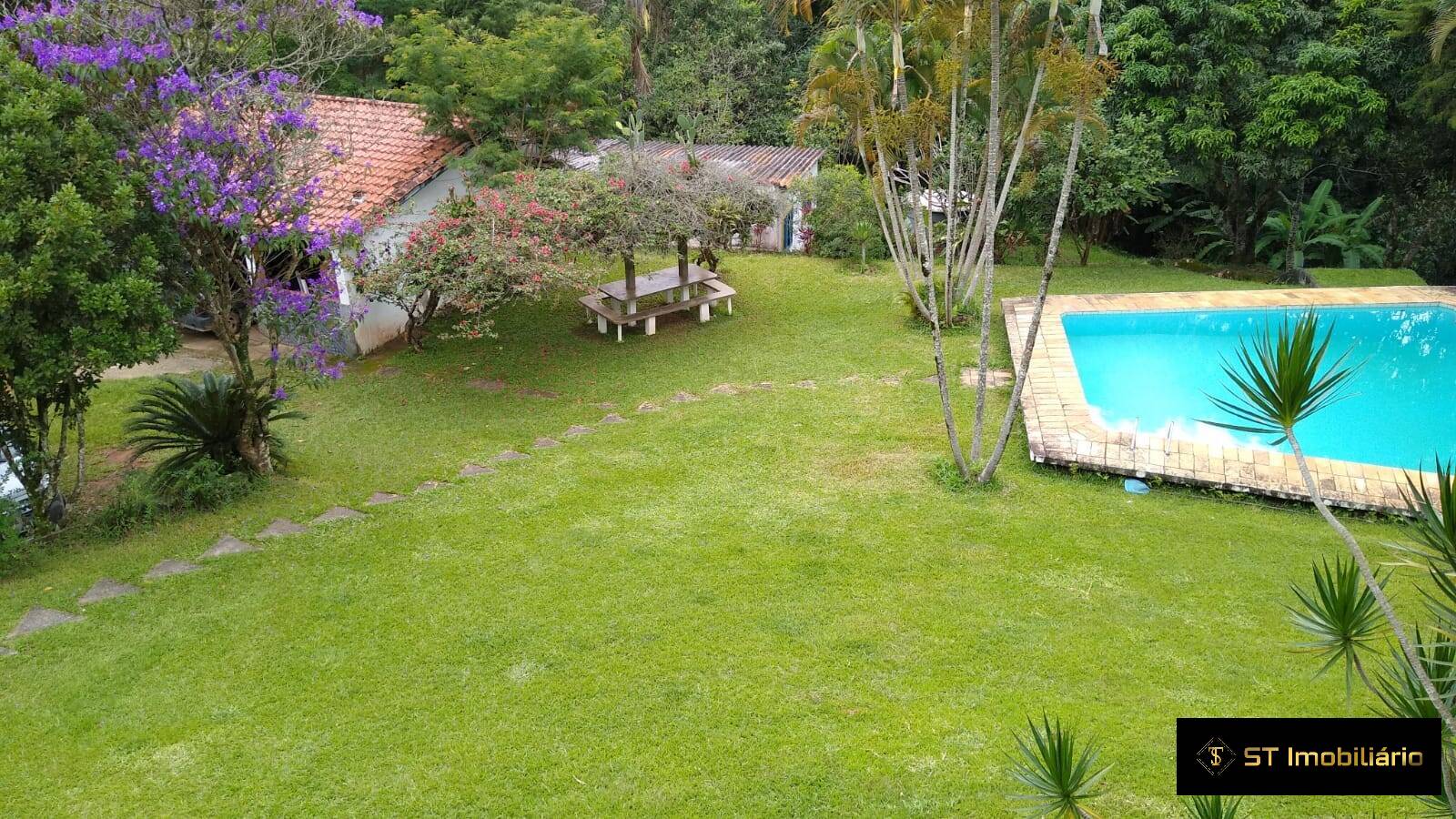 Fazenda à venda com 3 quartos, 240m² - Foto 1